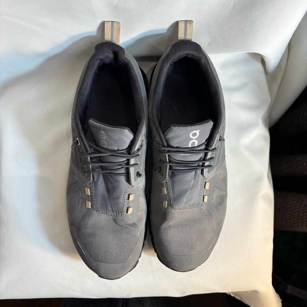 ON CLOUD Sz 10.5 Running Men's Gray Shoes Elastic Laces cushioned Sole - Picture 3 of 9